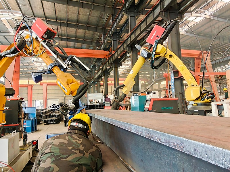 Intelligent Robotic Welding Workstation